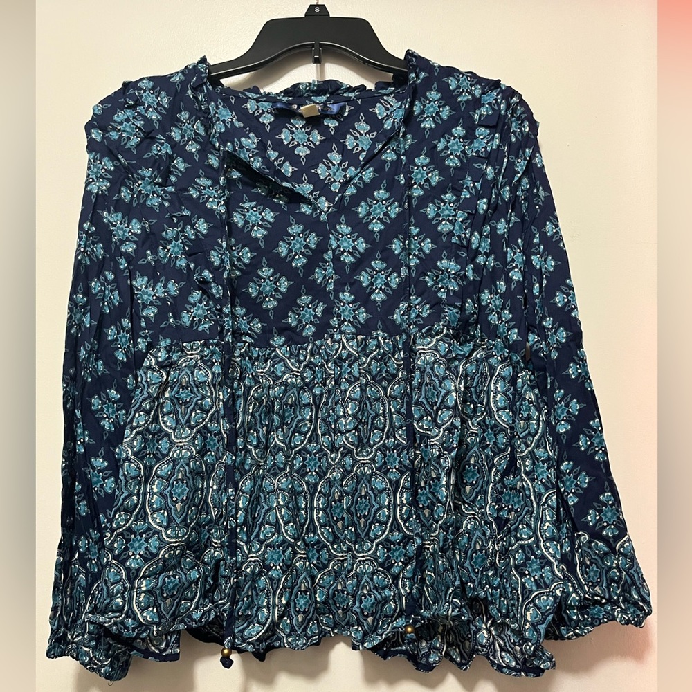 Blue Rain light/dark blue flowy shirt size small